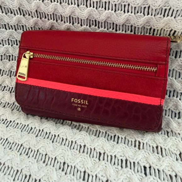 FOSSIL Red Preston Flip Snap Bi-Fold Long Three Tone Leather Zip Wallet - Picture 2 of 13